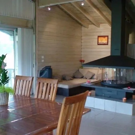Prázdninový dům House La Combe Du Rossignol